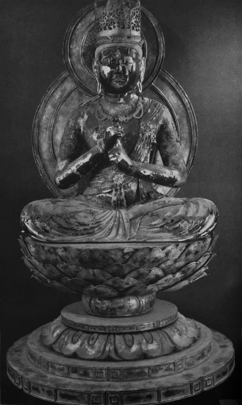 大日如来坐像,运庆作,1176 年,奈良圆成寺藏。结智拳印,是金刚界的大日如来。维基共享资源,公有领域