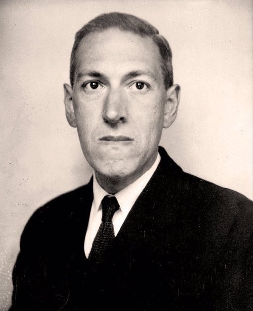 洛夫克拉夫特，1934 年 6 月，Lucius B. Truesdell 摄。维基共享资源，公有领域